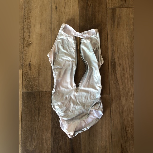 🟢 spencer’s iridescent zip up bodysuit - Picture 2 of 4